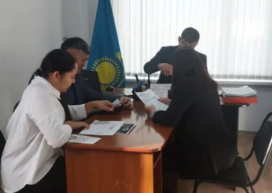 Сотрудники аппарата акима Алмасайского сельского округа провели совещание на тему профилактики коррупции и мошенничества. В ходе встречи обсудили формирование принципов честности и справедливости в обществе, а также профилактику правонарушений.