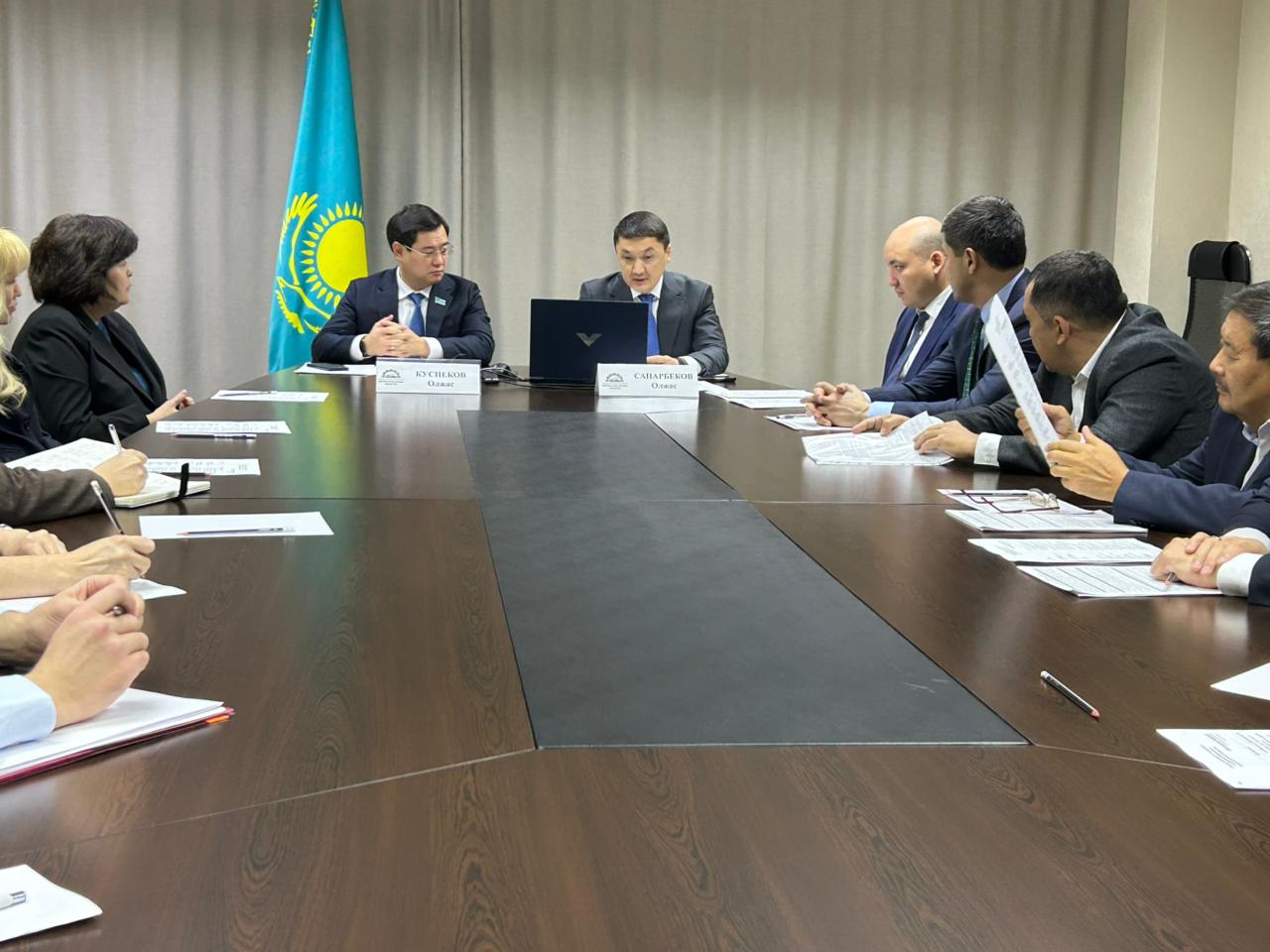 Совещание по вопросам развития автолизинга для физических лиц состоялось в Министерстве промышленности и строительства РК
