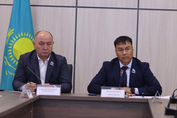 ТҰРАҚТЫ КОМИССИЯ ОТЫРЫСЫНДА 2026-2028 ЖЫЛДАРҒА АРНАЛҒАН БЮДЖЕТ МӘСЕЛЕЛЕР ҚАРАЛДЫ