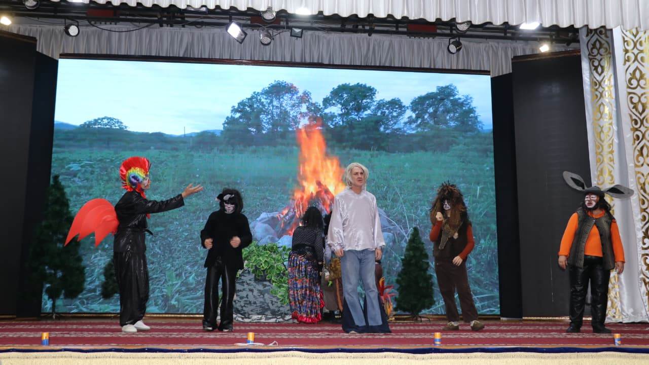 Осакаров ауданындағы инклюзивті театр «Бремен музыканттары» мюзиклін сахналады