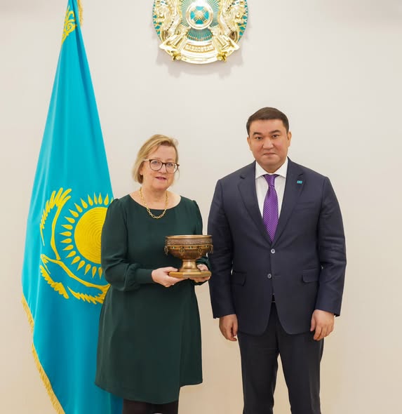 ТҮРКІСТАН ОБЛЫСЫНЫҢ ӘКІМІ НҰРАЛХАН КӨШЕРОВ ҰЛЫБРИТАНИЯНЫҢ ҚАЗАҚСТАНДАҒЫ ЕЛШІСІМЕН КЕЗДЕСТІ