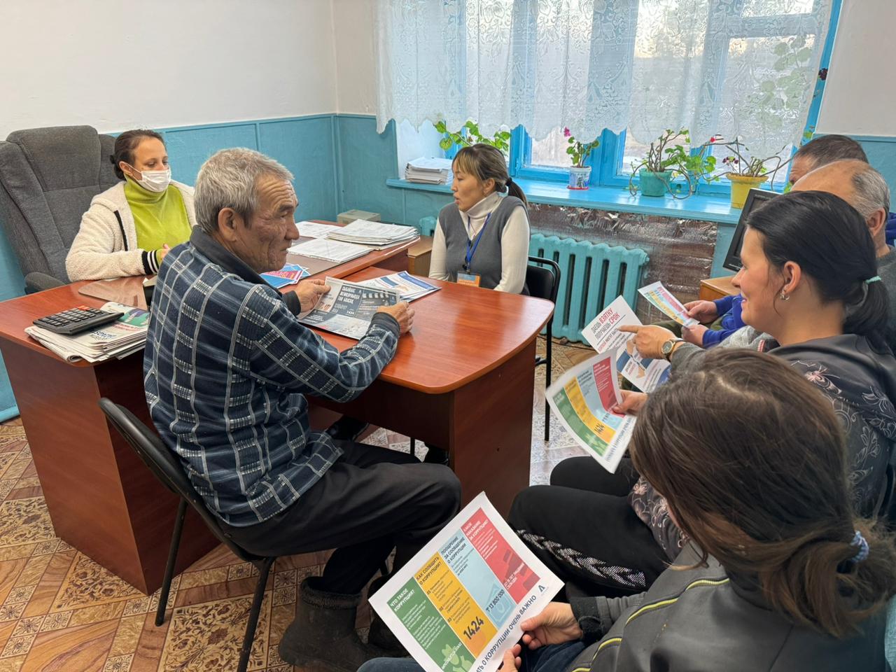 Сегодня в селе Мирное проведено информационно-разъяснительное мероприятие по разъяснению  законодательства в сфере религии и профилактике коррупции с категорией СУСН и работающим населением