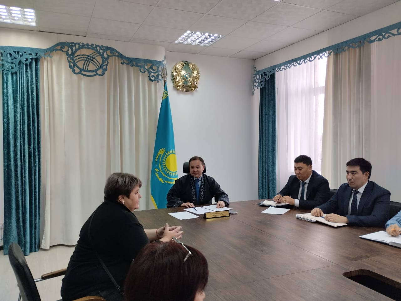 Аким Целиноградского района провел очередной личный прием граждан
