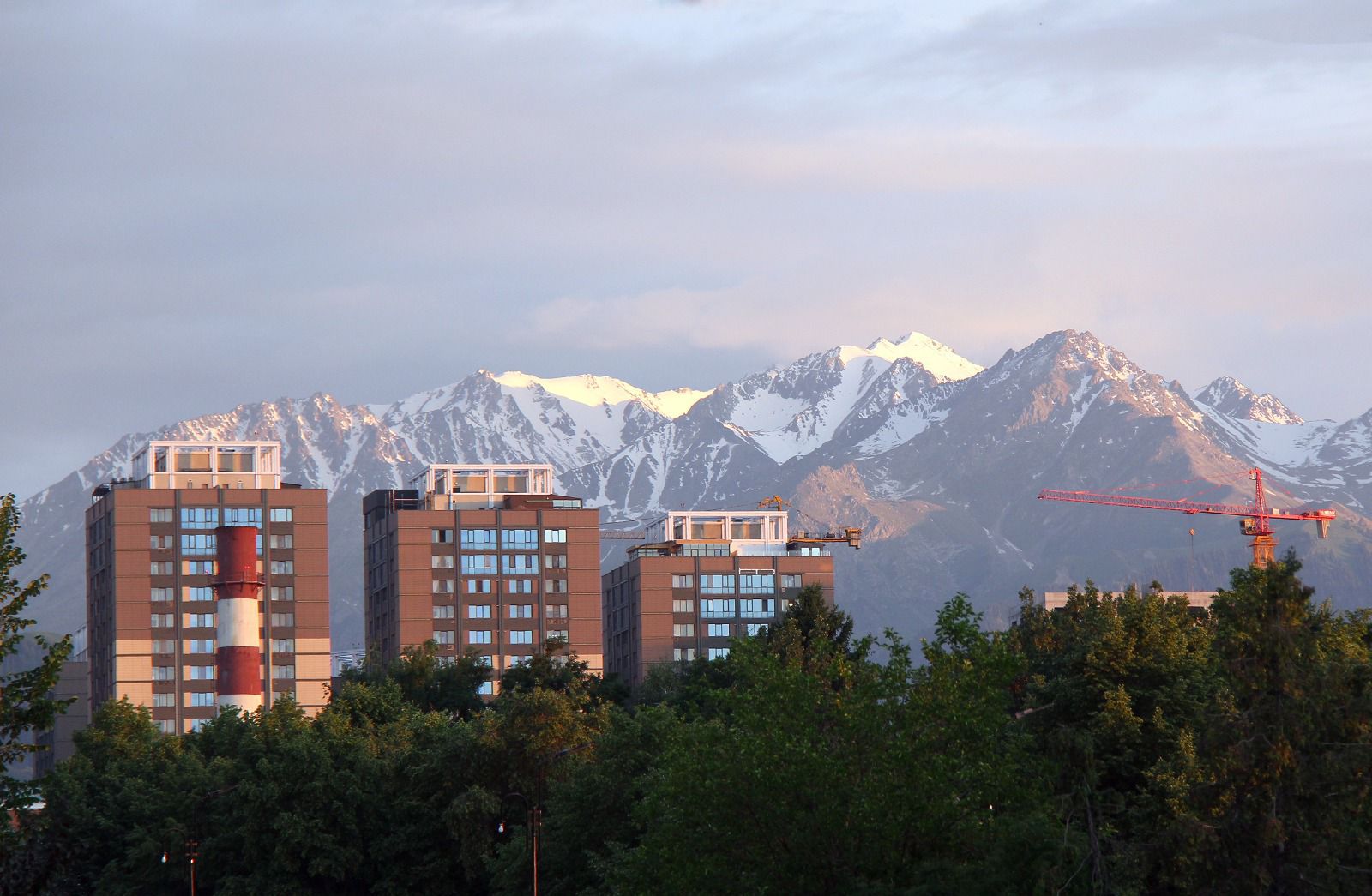 Алматыдағы ауа сапасы туралы ресми деректерді тек Қазгидромет ұсынады