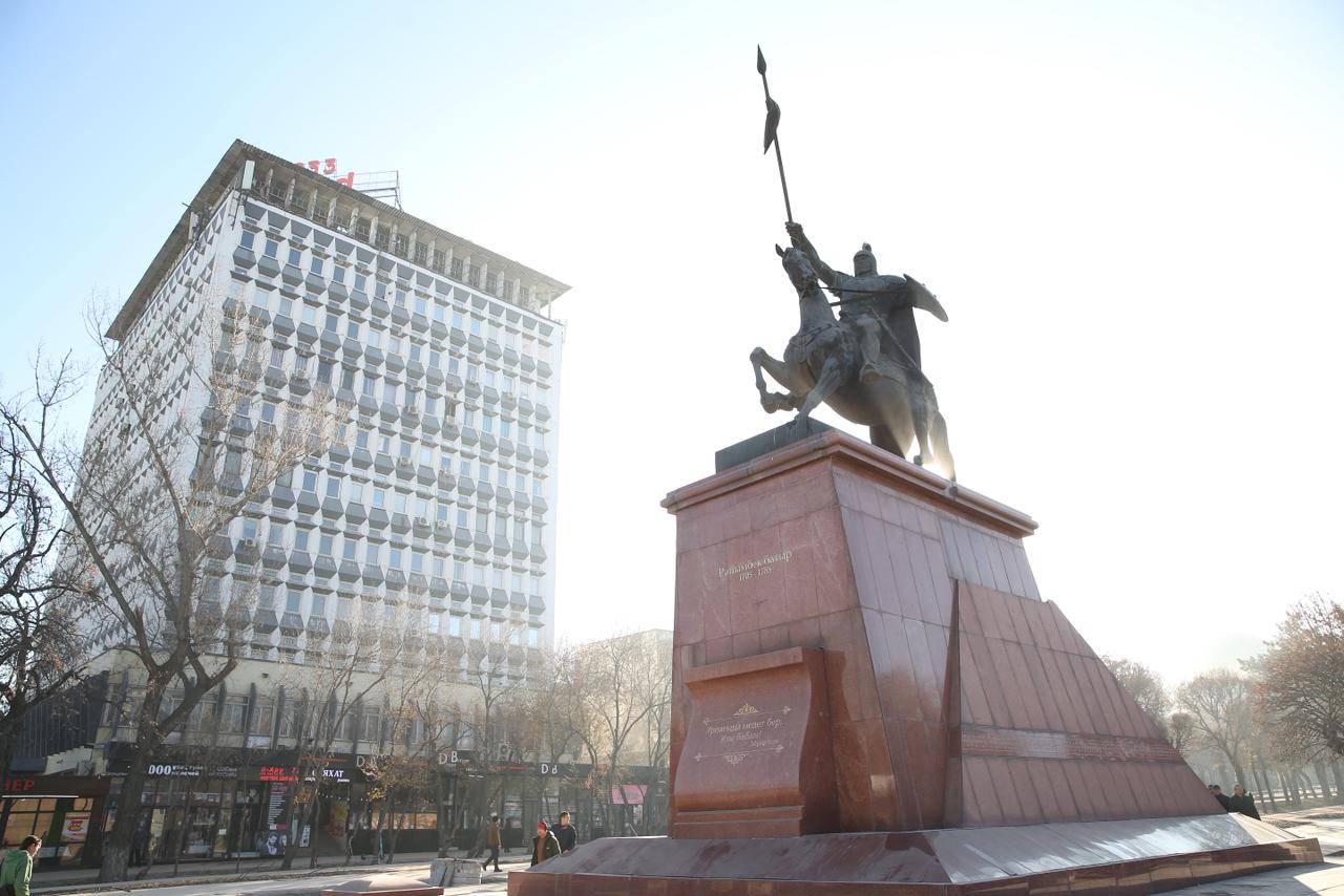 Аким Алматы ознакомился с ходом благоустройства территории вдоль улицы Пушкина