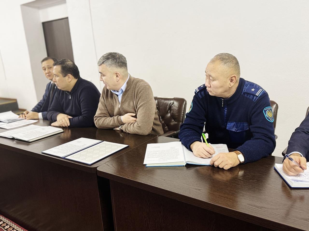 В рамках исполнения поручений Главы Государства по вопросам ресоциализации и занятости осуждённых, 12 ноября 2025 года состоялось совместное рабочее совещание Учреждения №2 Департамента УИС по г.Астана, прокуратуры Аршалынского района и акимата Аршалынского района.