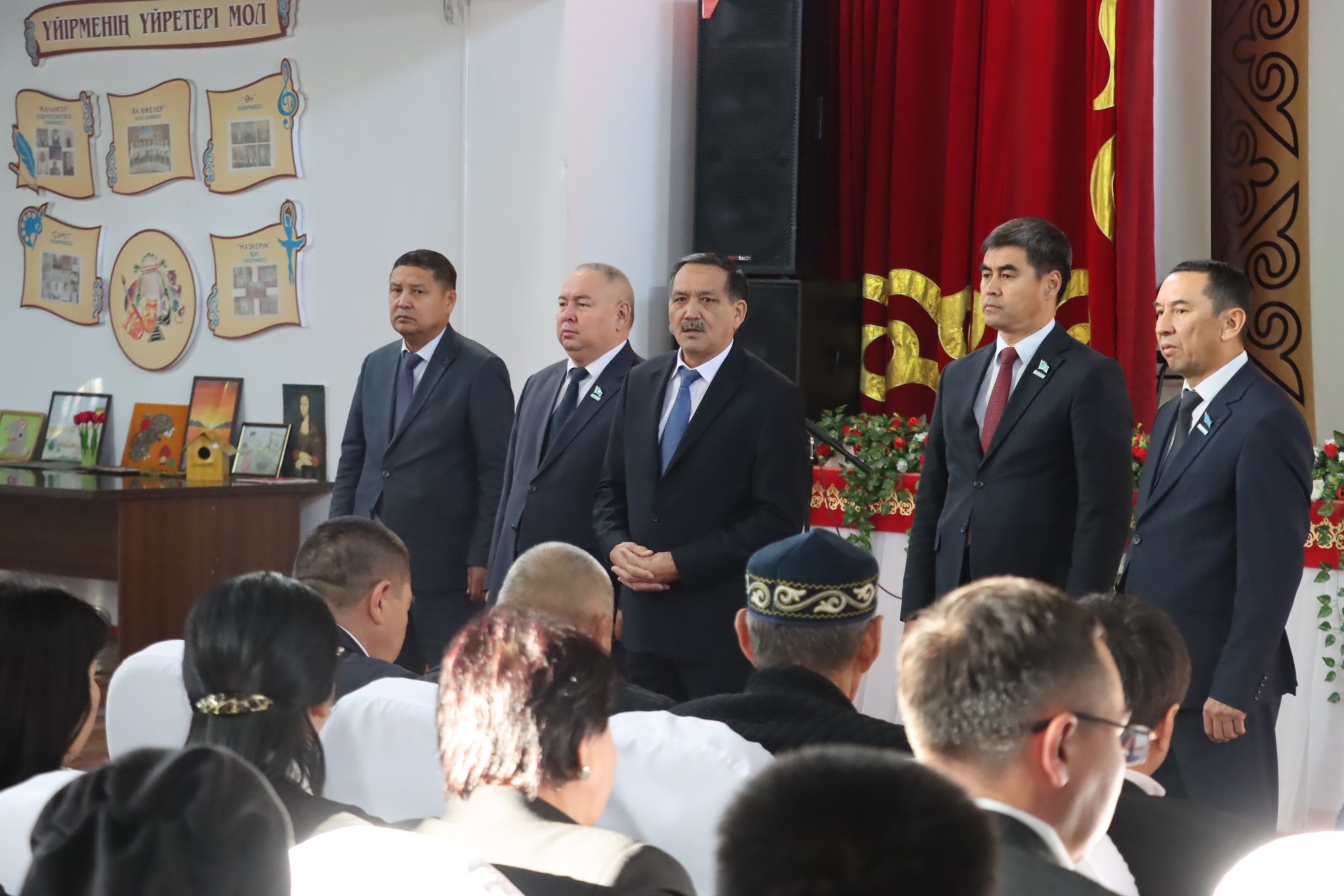 Аким района провел отчетные встречи