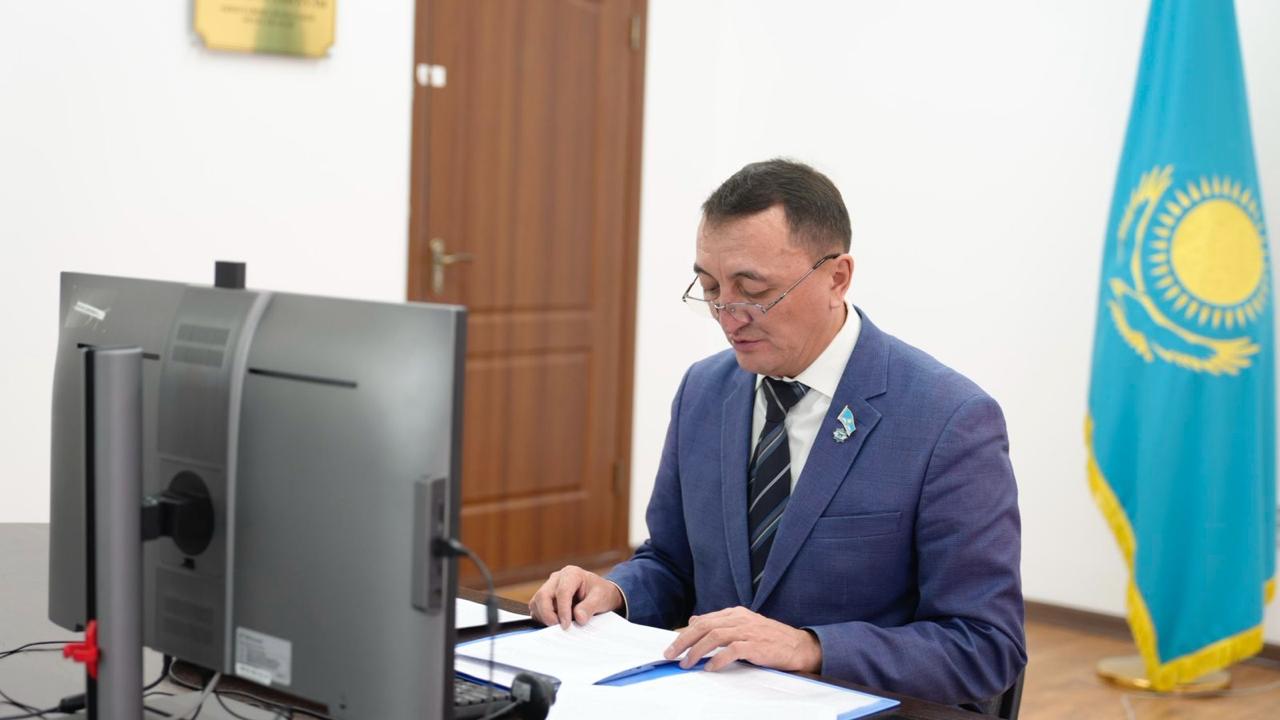 Двадцать вторая внеочередная сессия маслихата района Жаңасемей области Абай.