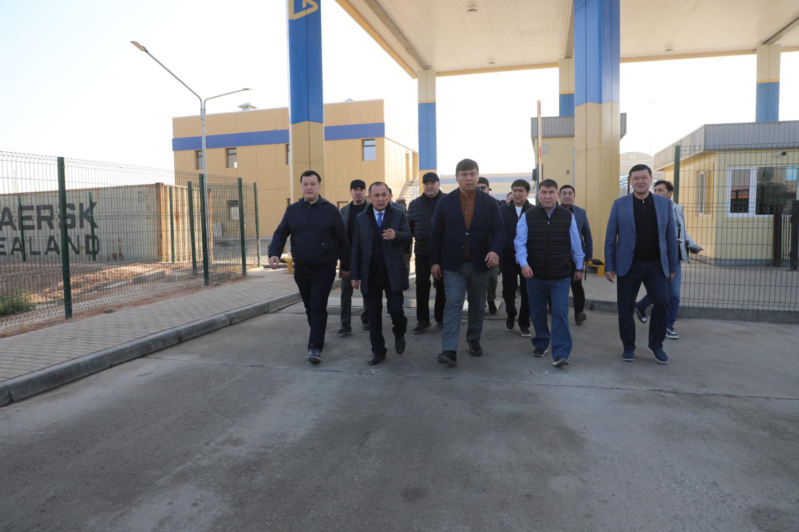 ҚАЗАҚСТАН МЕН ӨЗБЕКСТАН ШЕКАРАСЫНДАҒЫ КЕДЕН БЕКЕТТЕРІНІҢ ЖҰМЫСЫН ЖАНДАНДЫРУ МӘСЕЛЕСІ ЗЕРДЕЛЕНДІ