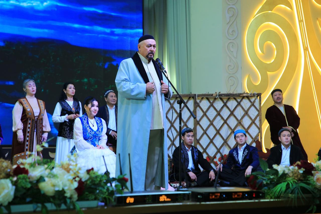 Алматыда Абай Құнанбайұлының 180 жылдығына арналған «Ұйықтап жатқан жүректі ән оятар» поэзия және музыка кеші өтті