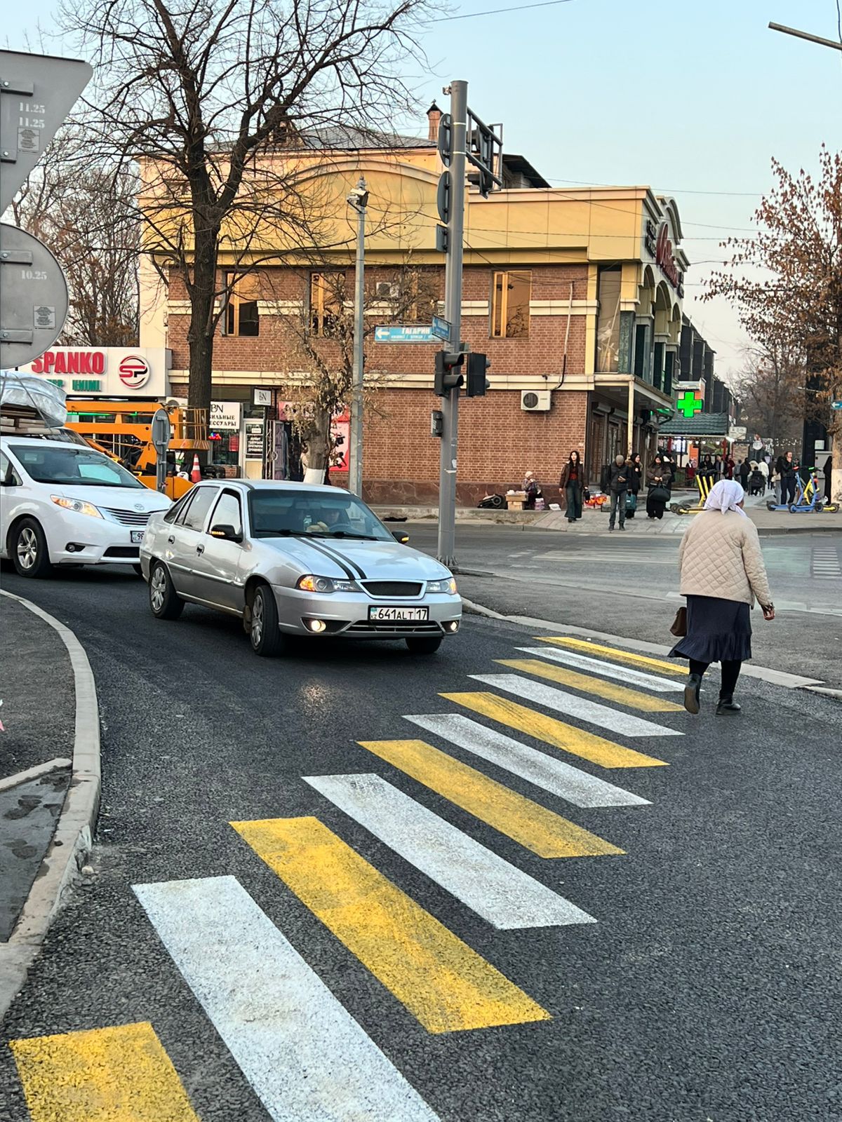 КӨЛІК ҚОЗҒАЛЫСЫН ЖЕҢІЛДЕТУ ҮШІН ҚОСЫМША ЖОЛ ПАЙДАЛАНУҒА БЕРІЛДІ
