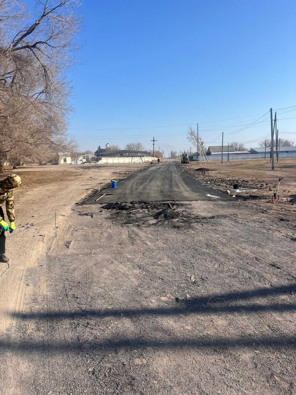 Бақбақты ауылындағы көшелерге шұңқырларды жамау жұмыстары