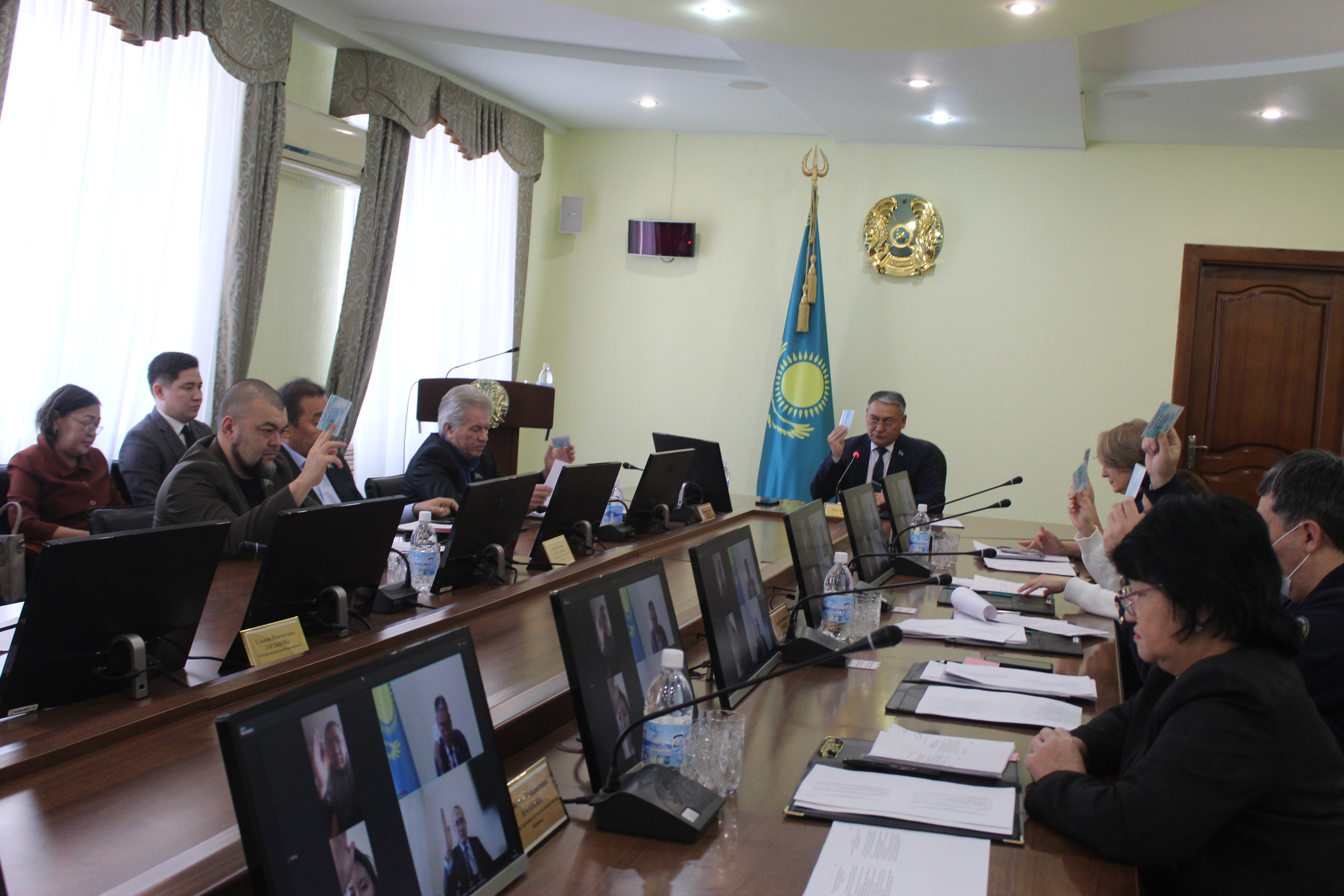 28 ноября 2025 года под председательством Н.К.Макраева состоялась очередная сессия городского маслихата.