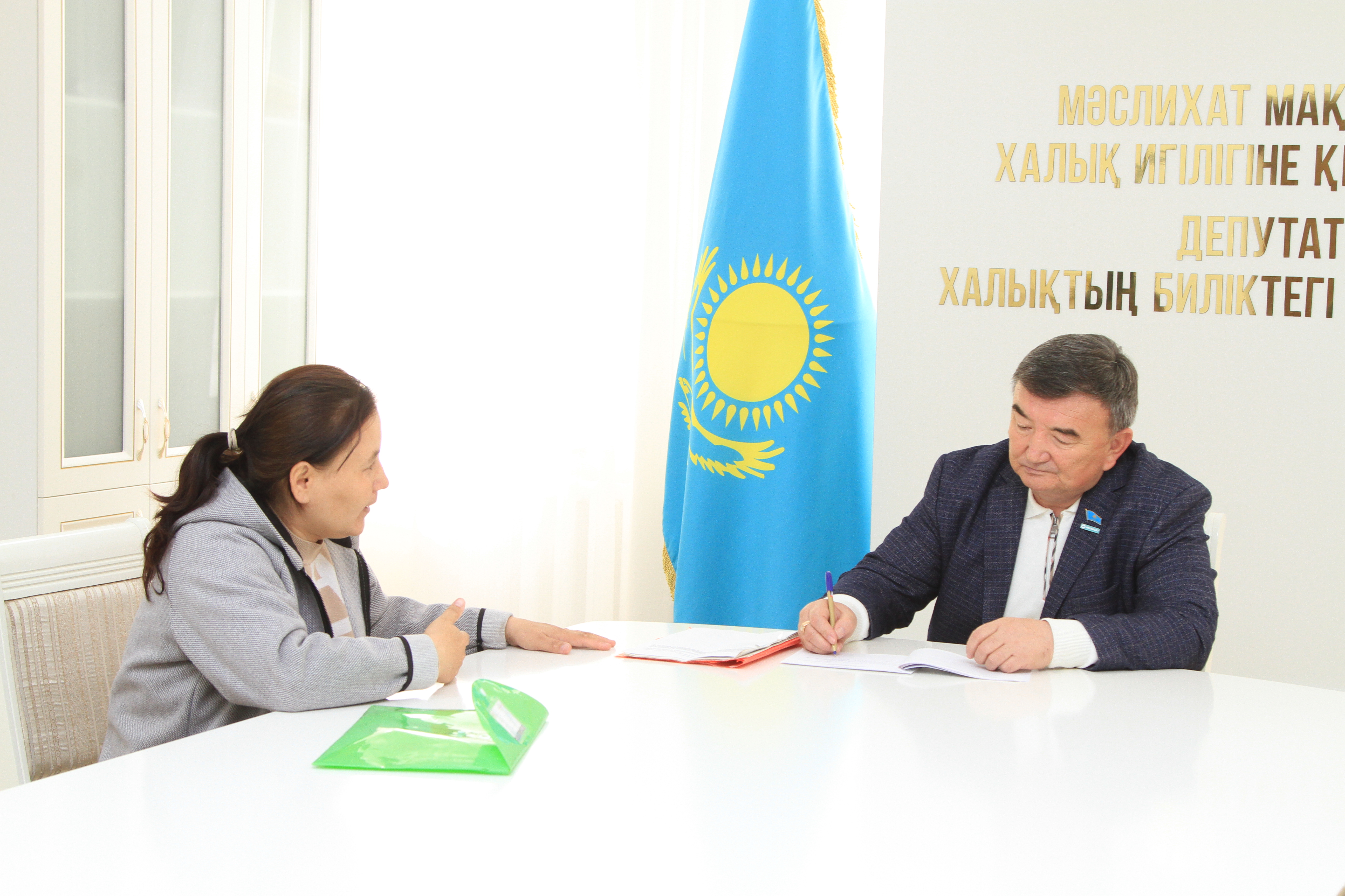 Депутаты провели прием граждан