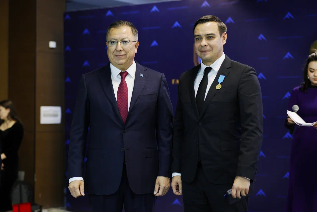 Омбудсмен поздравил с 30-летием факультет международных отношений КазНУ имени аль-Фараби