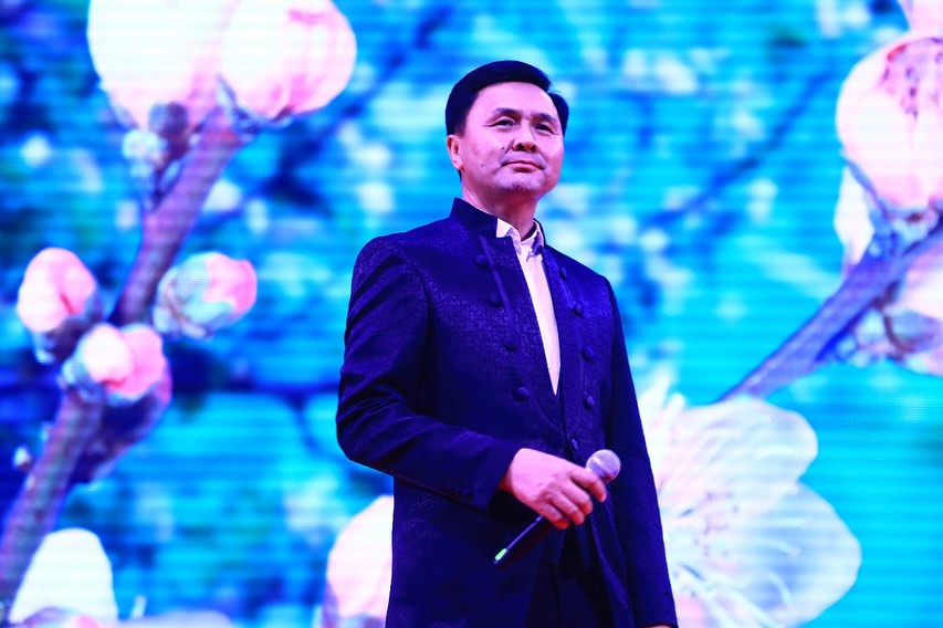 ДОСЫМЖАН ТАҢАТАРОВТЫҢ «БІЗДІҢ ЕЛДІҢ ЖІГІТТЕРІ» АТТЫ КЕШІ ӨТТІ