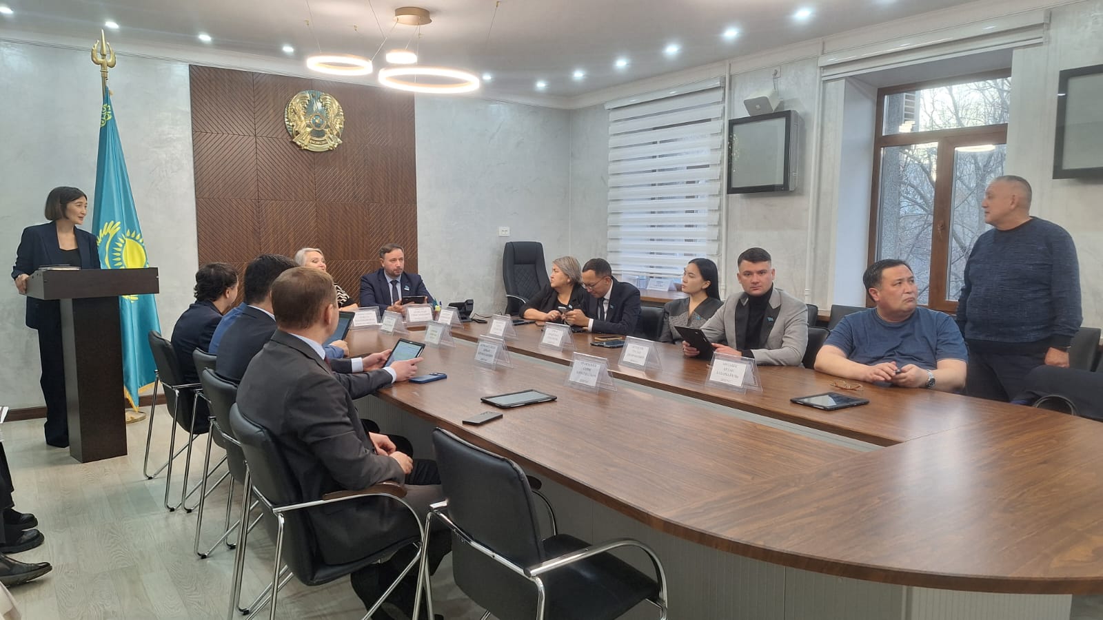 Өскемен қалалық мәслихатының уақытша комиссиясы  2026-2028 жылдарға арналған бюджет жобаларын қарады