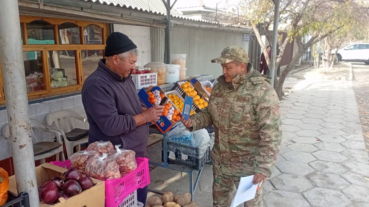 Спасатели Тараза ежедневно обходят сотни домов, разъясняя жителям правила пожарной безопасности