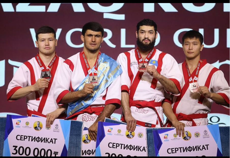 Жасырын камераға түсірілген үлкен сиськи