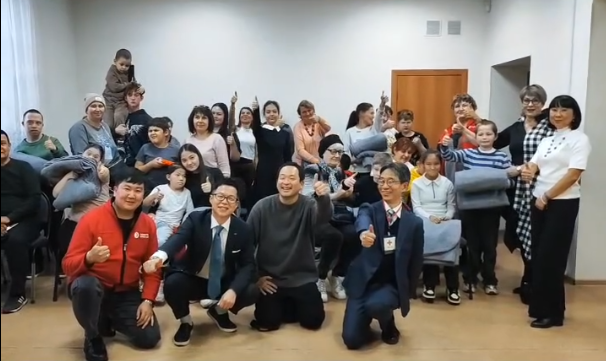 Onward Kashiyama (ОНВАРД КАШИЯМА) компаниясының қолдауымен «Жақсылық әлемі» ҚБ-мен бірлесіп жапондық Қызыл Крест қоғамының қайырымдылық акциясы