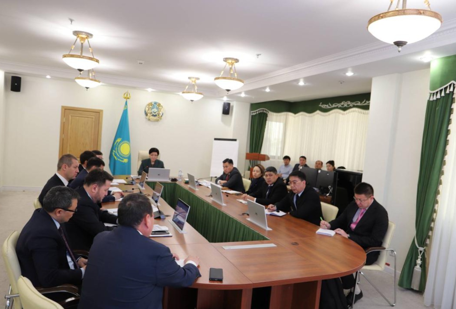 В Минтруда обсудили актуальные вопросы реализации государственной политики в социально-трудовой сфере