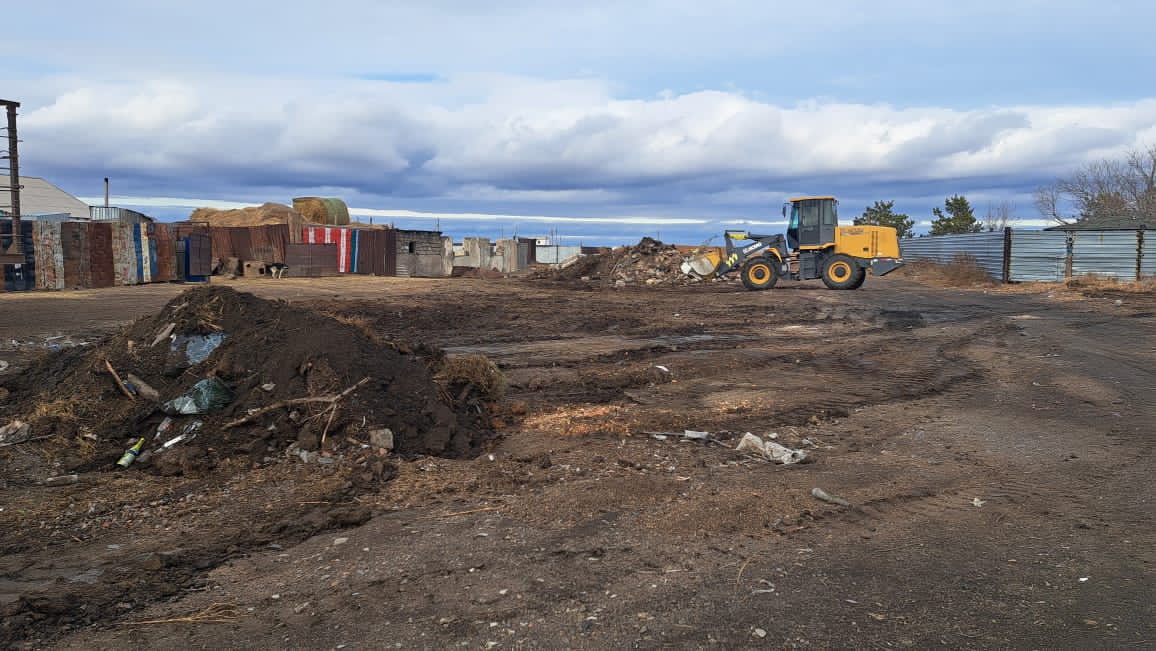 В рамках мероприятий по благоустройству территории ТОО «Бирсуат Агро» выполнены работы по сбору, погрузке и вывозу мусора на специализированный полигон.