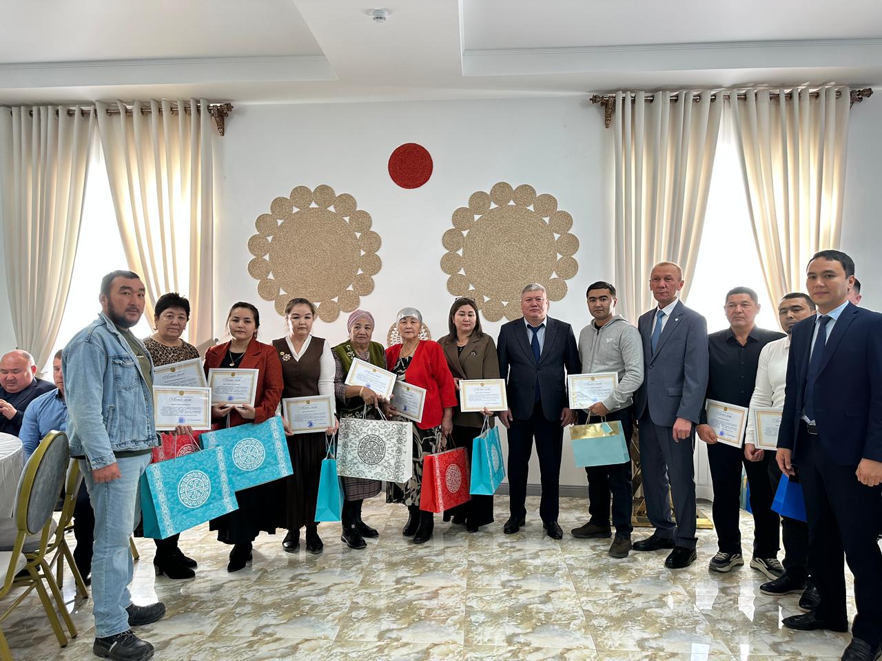 КӘСІПКЕР – ІСКЕР АДАМ