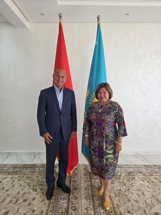 Елші Сәулекүл Сайлауқызы "Alomra International Group" компаниясының Президенті, Марокколық кәсіпорындарының Бас Конфедерациясының Басқарма мүшесі Дрисс Беномармен кездесу өткізді