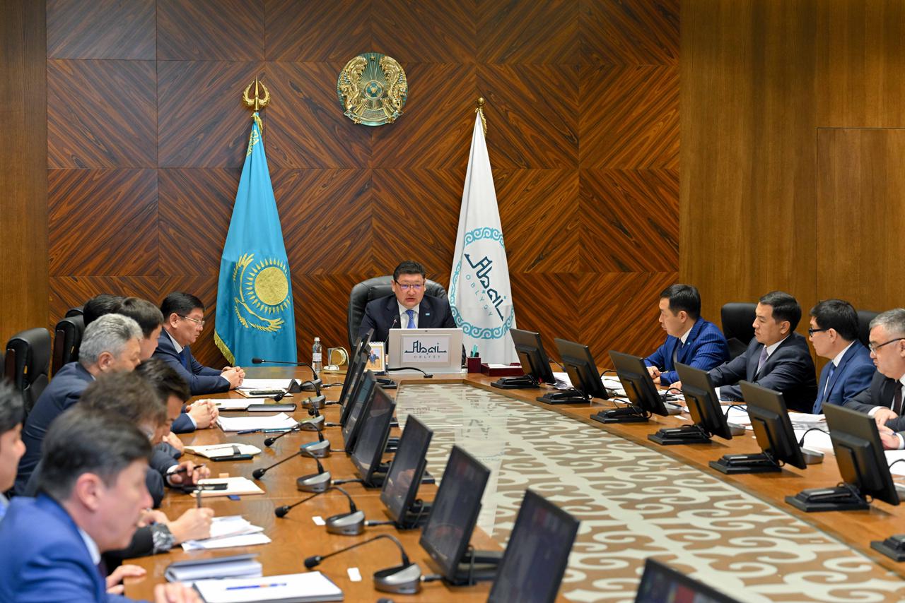 Мемлекеттік жастар саясаты мен өңірде бұқаралық спорт түрлерін дамыту мәселесі қаралды