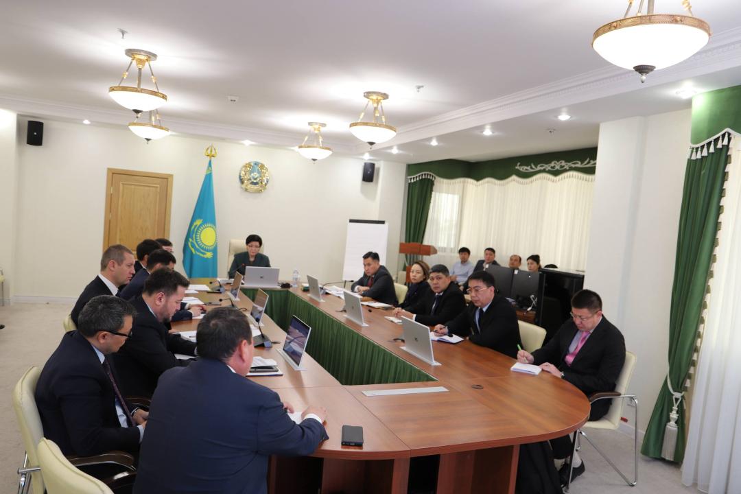 Еңбек министрлігінде әлеуметтік-еңбек саласындағы мемлекеттік саясатты іске асырудың өзекті мәселелері талқыланды