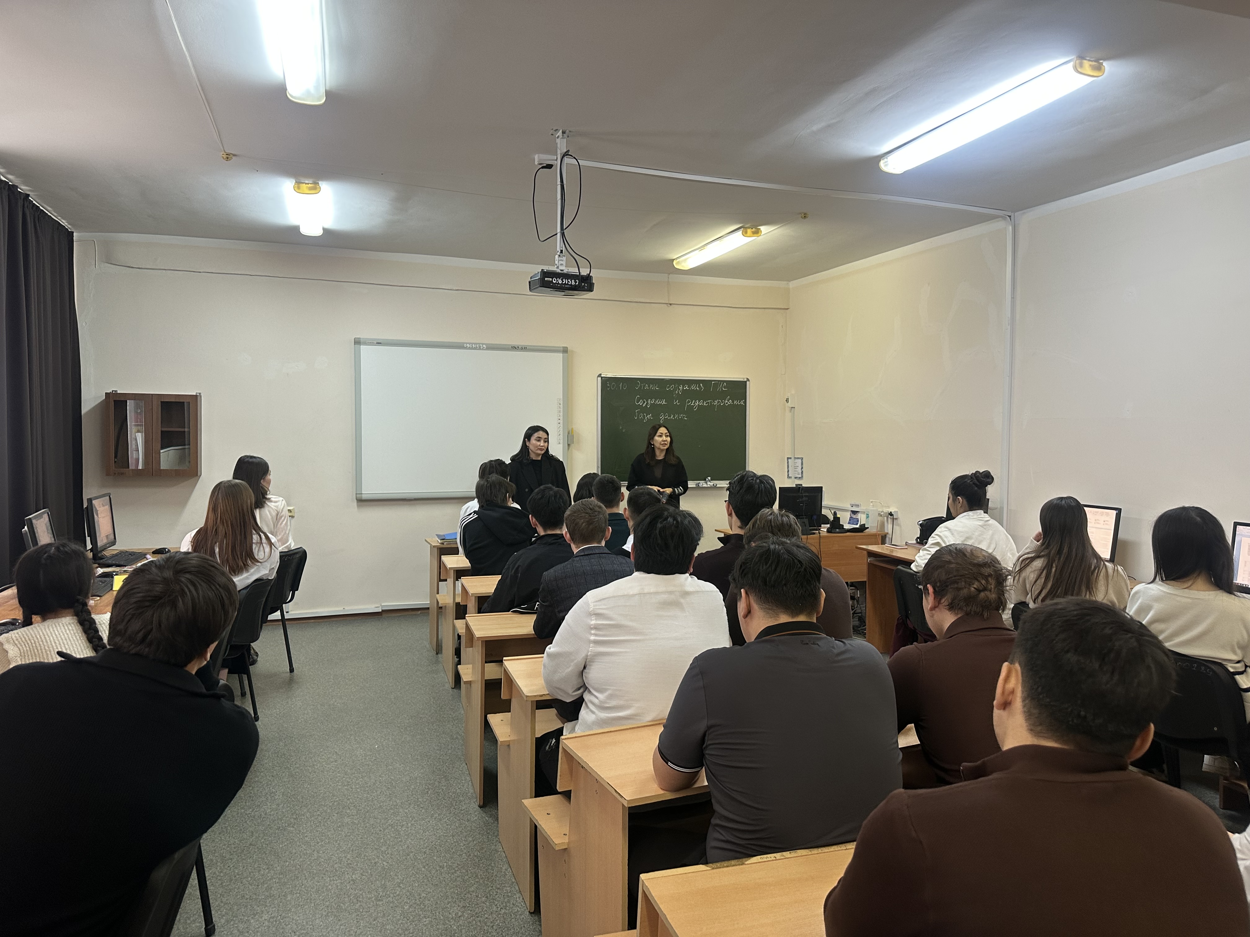 Сотрудники Управления провели семинар с выпускниками Костанайского социально-технического колледжа по специальности «Экология и природоохранная деятельность» в рамках проекта «Моя профессия - государственный служащий».