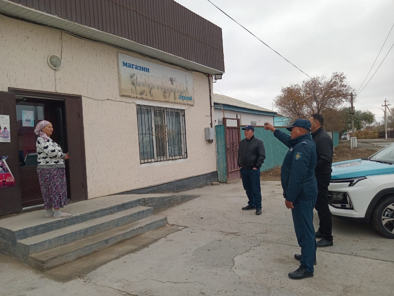 Тереңөзек кентіндегі кәсіпкерлік нысандарға көркейту-көгалдандыру,санитарлық тазалық жөнінде түсіндірме жұмыстары жүргізілді