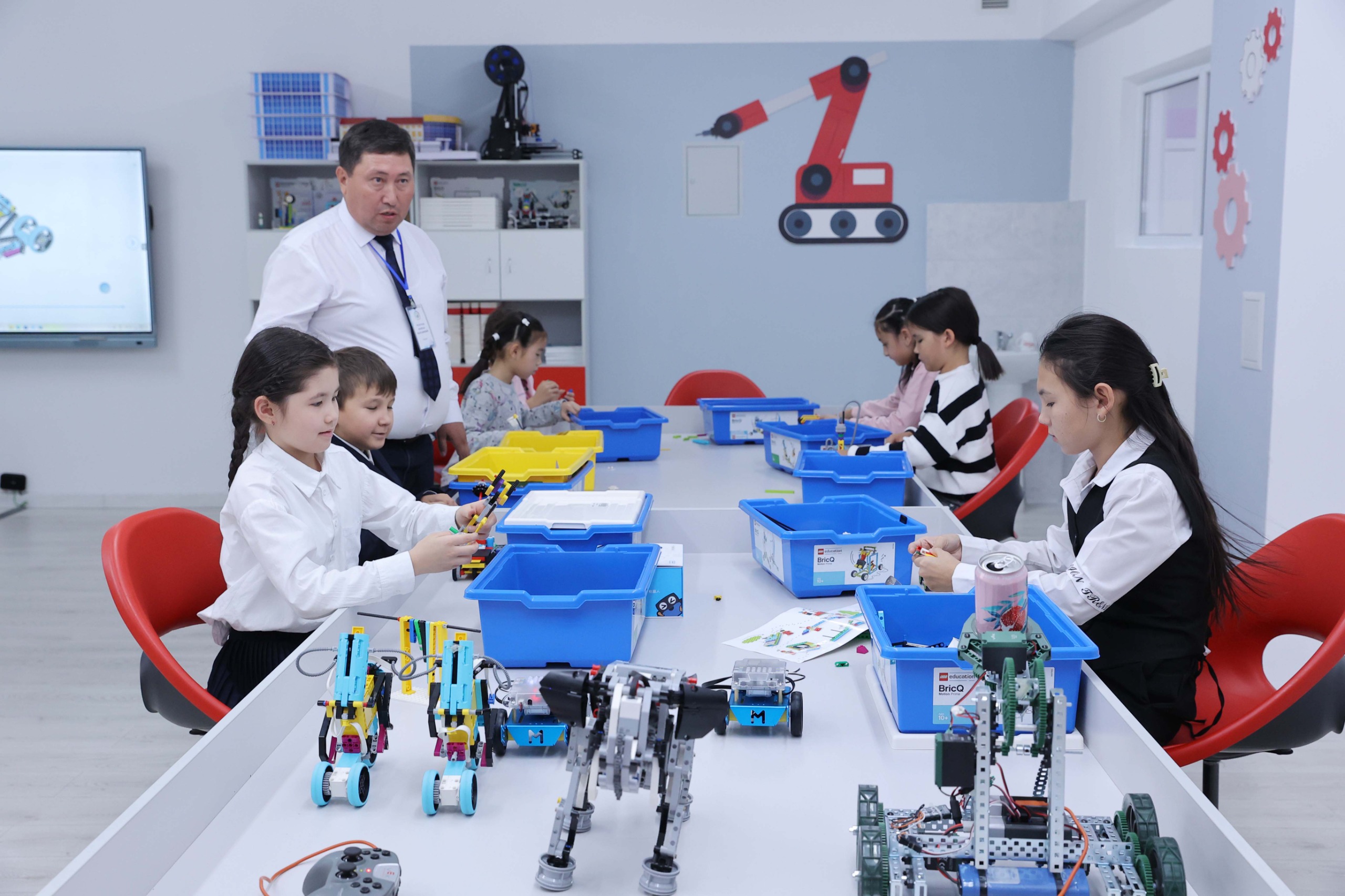 Министр просвещения РК прибыла с рабочим визитом в Жамбылскую область