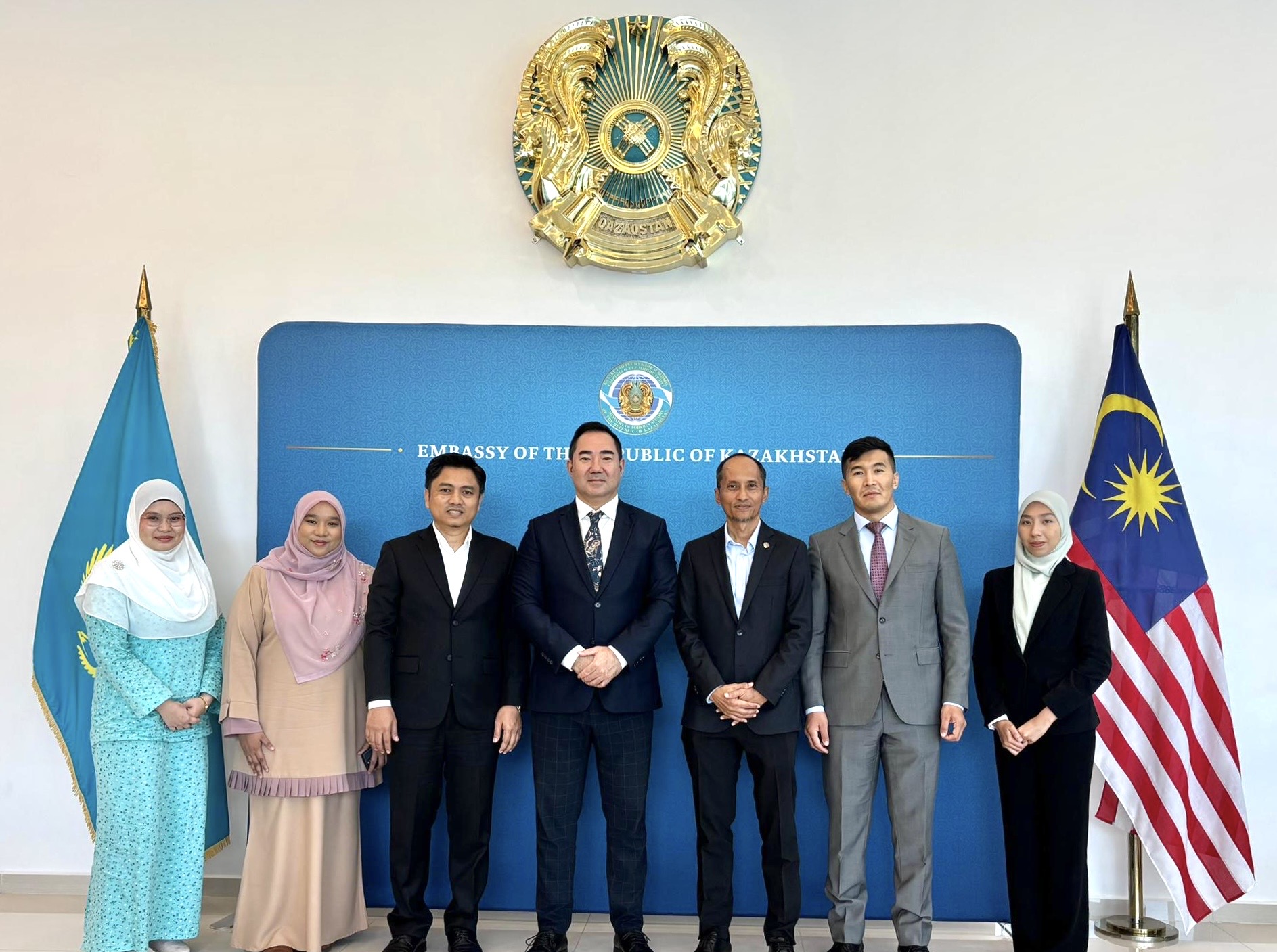 Малай сауда палатасының алғашқы өңірлік кеңсесін ашу және Қазақстанға іскерлік миссиялар