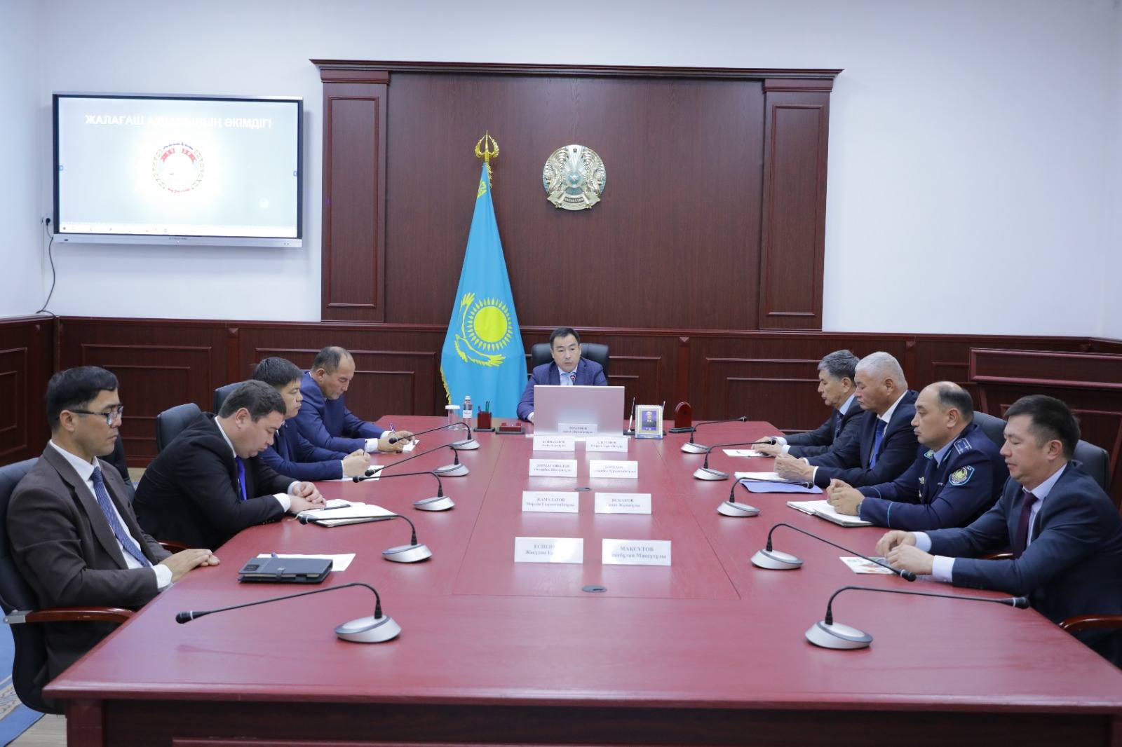 Виноградоводан, Закарпатиядан келген жалаңаш қыздар