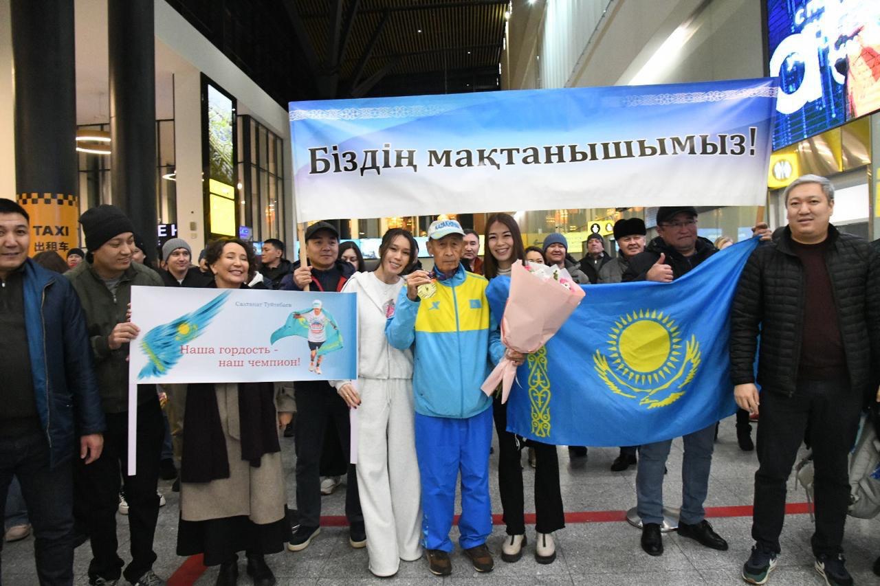 Пробежал 42 километра в 80 лет: казахстанский аксакал, участвовавший в Нью-Йоркском марафоне, вернулся в страну