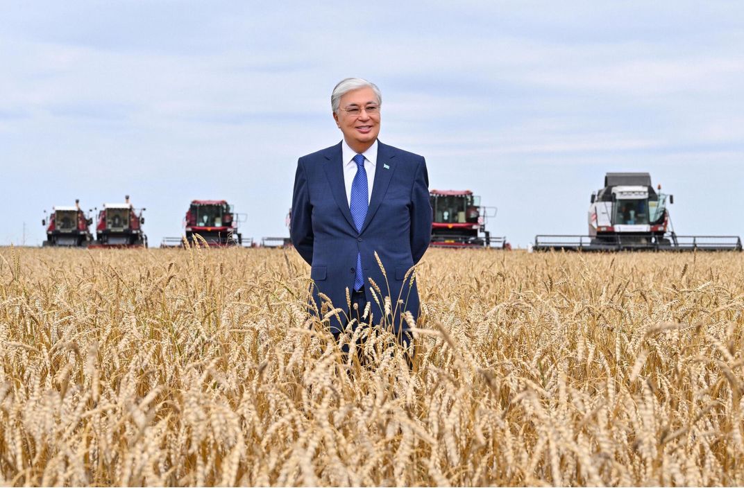 Қазақстандағы қазіргі тарихи кезеңдегі реформалар өз ауқымдылығымен ерекшеленеді – қысқа мерзімде олар ұлттық мүдделердің барлық салаларын қамтыды: экономика мен саясаттан бастап ұлттық бірегейлік мәселелеріне дейін. Алайда кез келген жалпымемлекеттік реформаның мазмұндық жағы ғана емес, кеңістіктік өлшемі де бар – яғни бұл реформалар жүзеге асырылатын нақты орын. Бұл орын – өңірлер, еліміздің негізін құрайтын тірек. Себебі дәл осы өңірлерде халық тұрады, реформалар солар үшін және солардың күшімен жүзеге асады – қағазда емес, нақты қалалар мен ауылдарда. Сондықтан Мемлекет басшысы жариялаған “Күшті өңірлер – қуатты ұлт” қағидаты Қазақстан дамуының әрдайым іргетасы болып келді және бола береді.