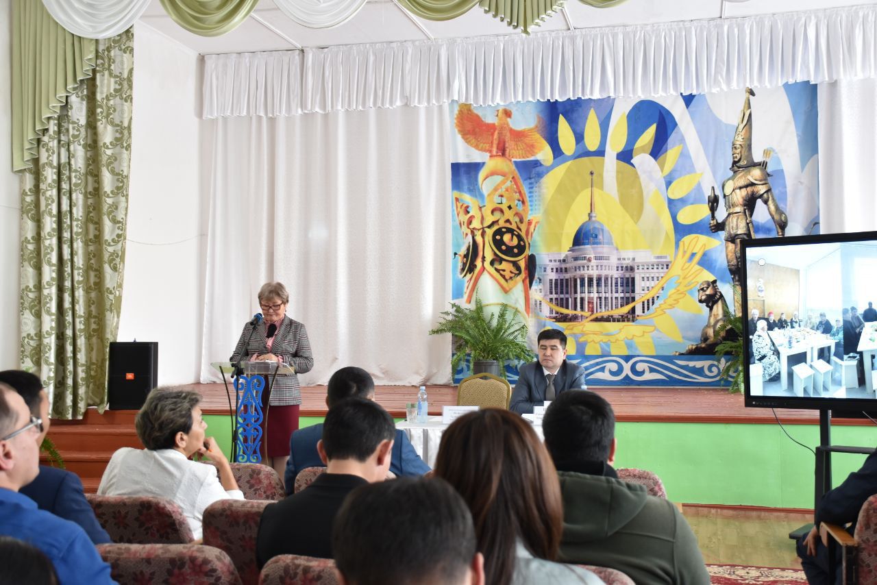 В Дамсинском сельском округе состоялась очередная отчетная встреча с жителями. В ходе встречи была представлена информация о проводимой работе и планах на предстоящий период.