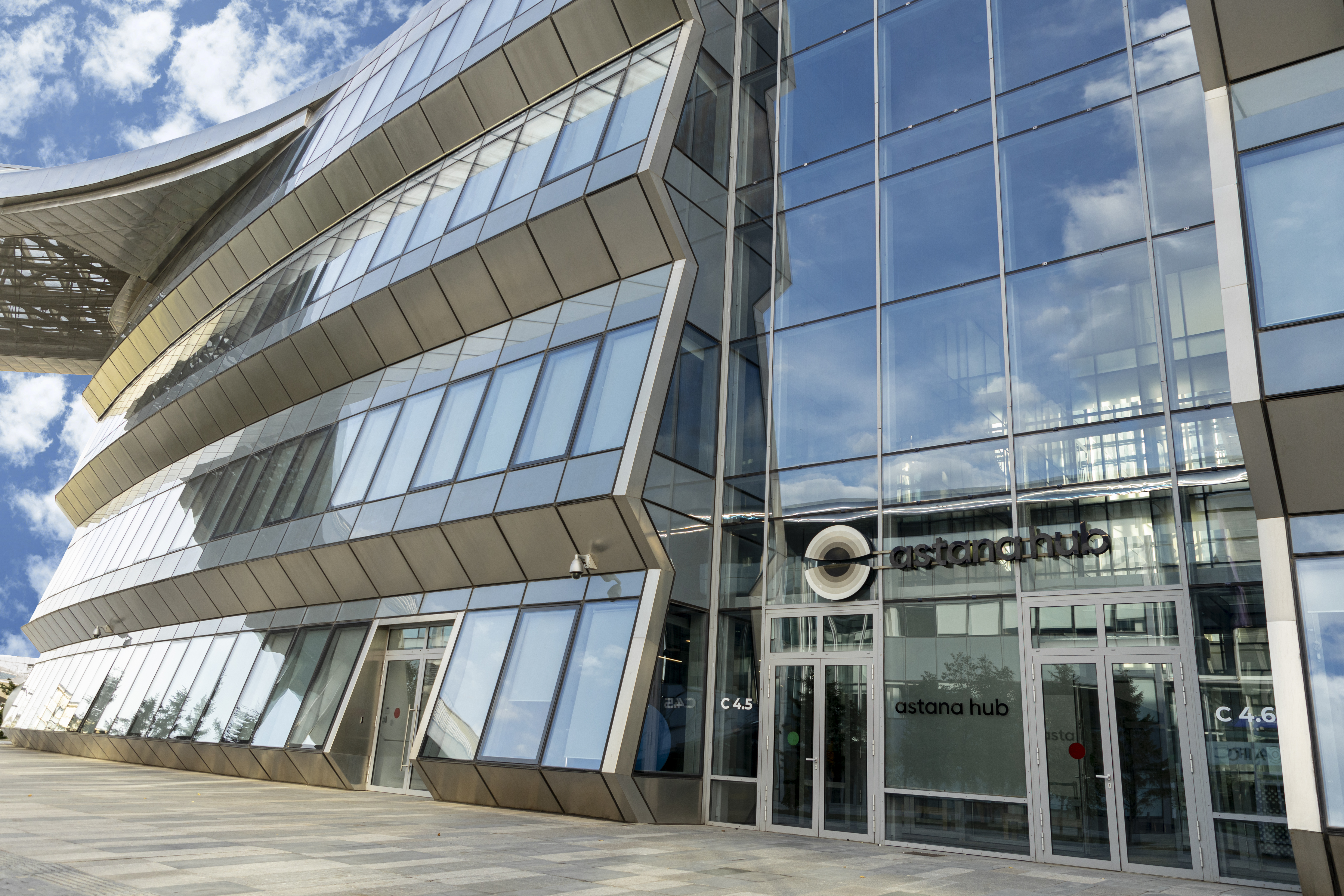 Astana Hub в цифрах: как международный инновационный кластер построил экосистему на $4,3 млрд за 7 лет