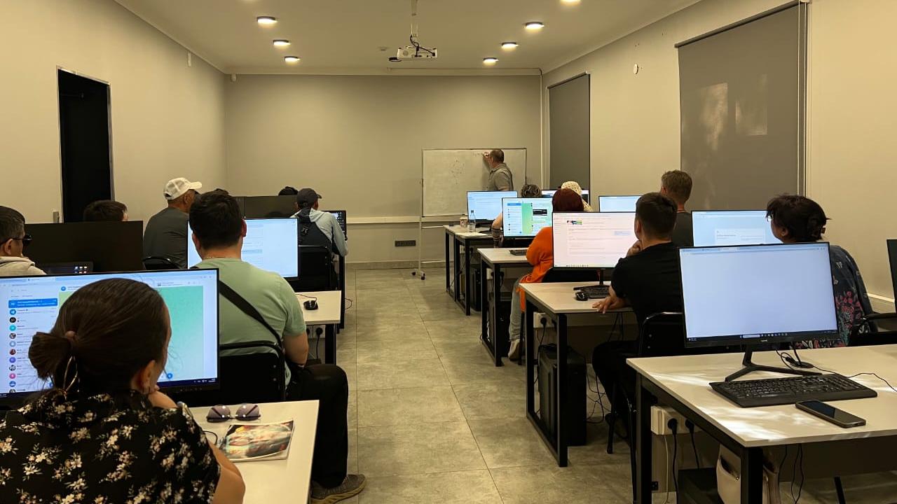 В Карагандинской области обучают цифровым профессиям людей с инвалидностью и их опекунов