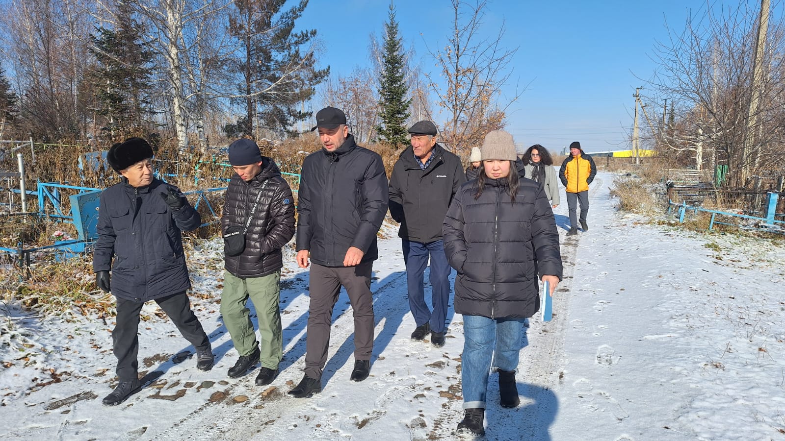 Зираттардың аумақтарын күтіп-ұстау бойынша мониторинг жүргізу мақсатында қалалық мәслихат депутаттары Өскемен қаласының Қоғамдық кеңесінің мүшелерімен бірлесіп зираттарға барды.
