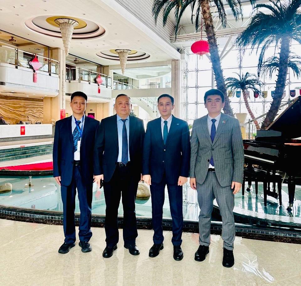 Үрімшіде Қазақстан азаматтарының құқықтарын қорғау және шекара маңындағы консулдық саладағы өзара іс қимылды дамыту мәселелері талқыланды