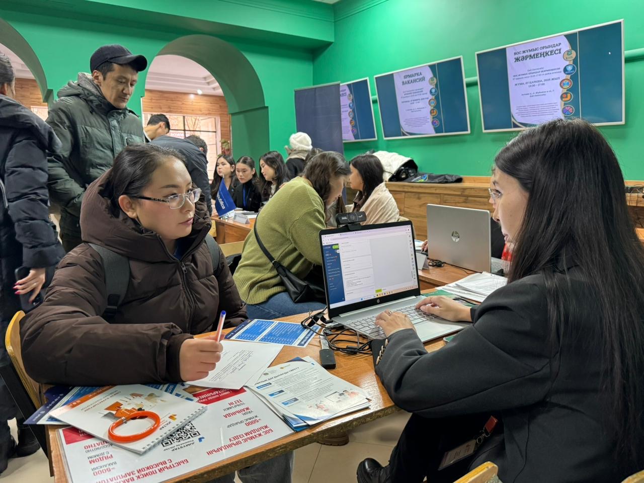 Более 50 работодателей приняли участие в ярмарке вакансий для столичных студентов