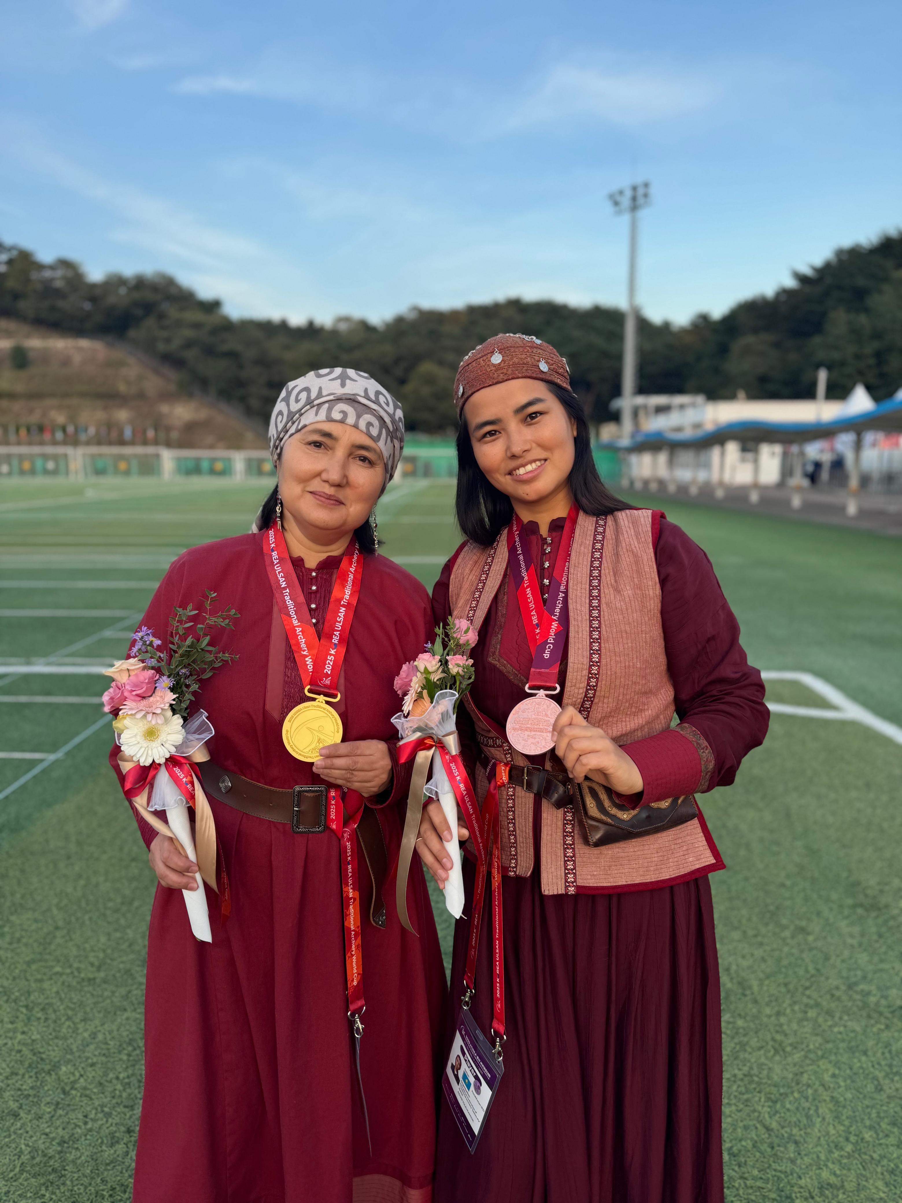 Представительницы Восточно-Казахстанской области показали высокие результаты на Кубке мира по традиционной стрельбе из лука