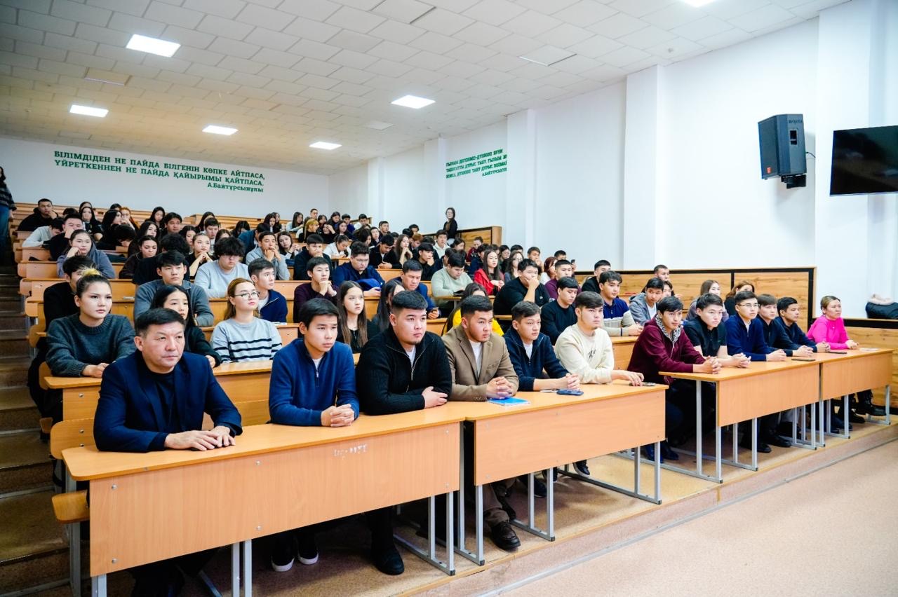 «Закон и порядок»: об опасности нарко- и киберпреступности рассказали столичным студентам