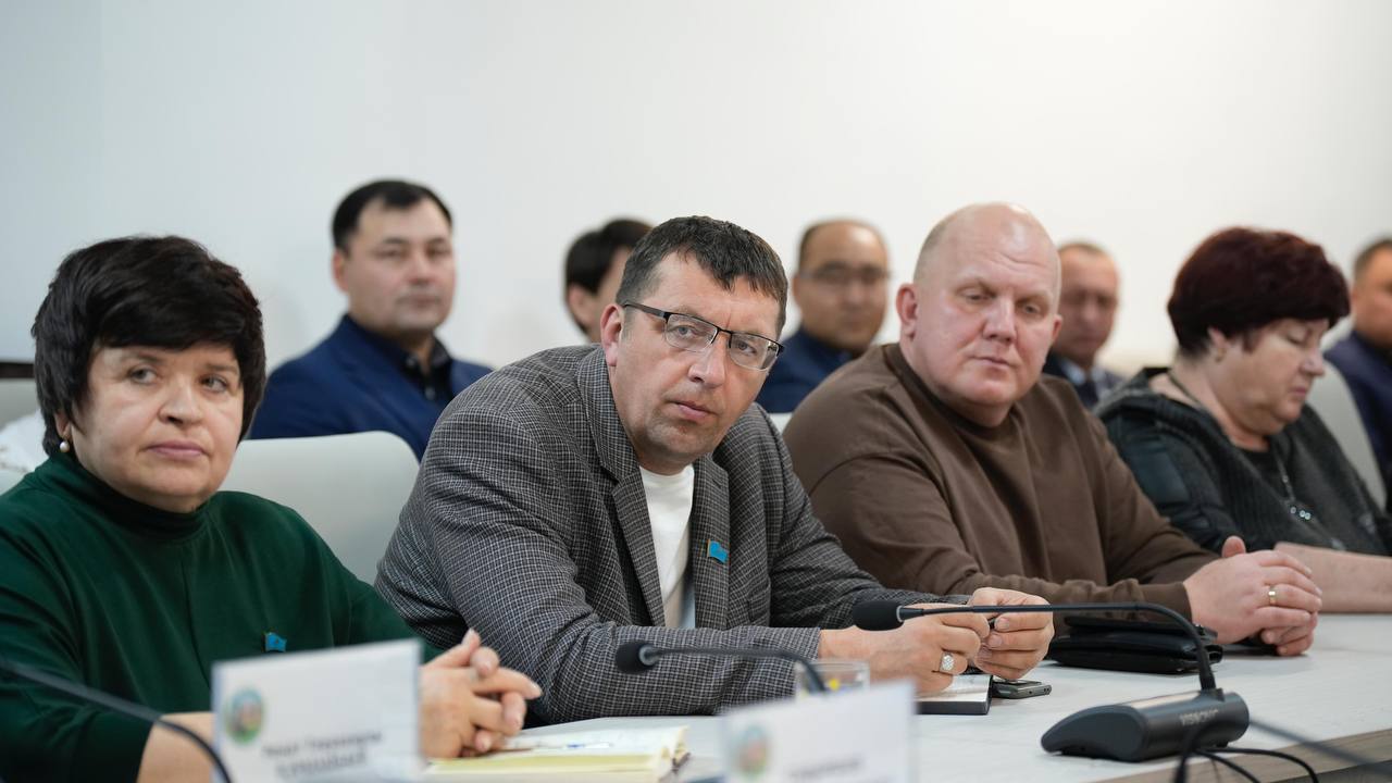 В районе Алтай прошла встреча населения с советником Президента РК