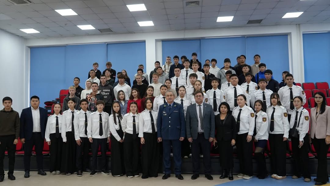 Өкшедегі топтық секс