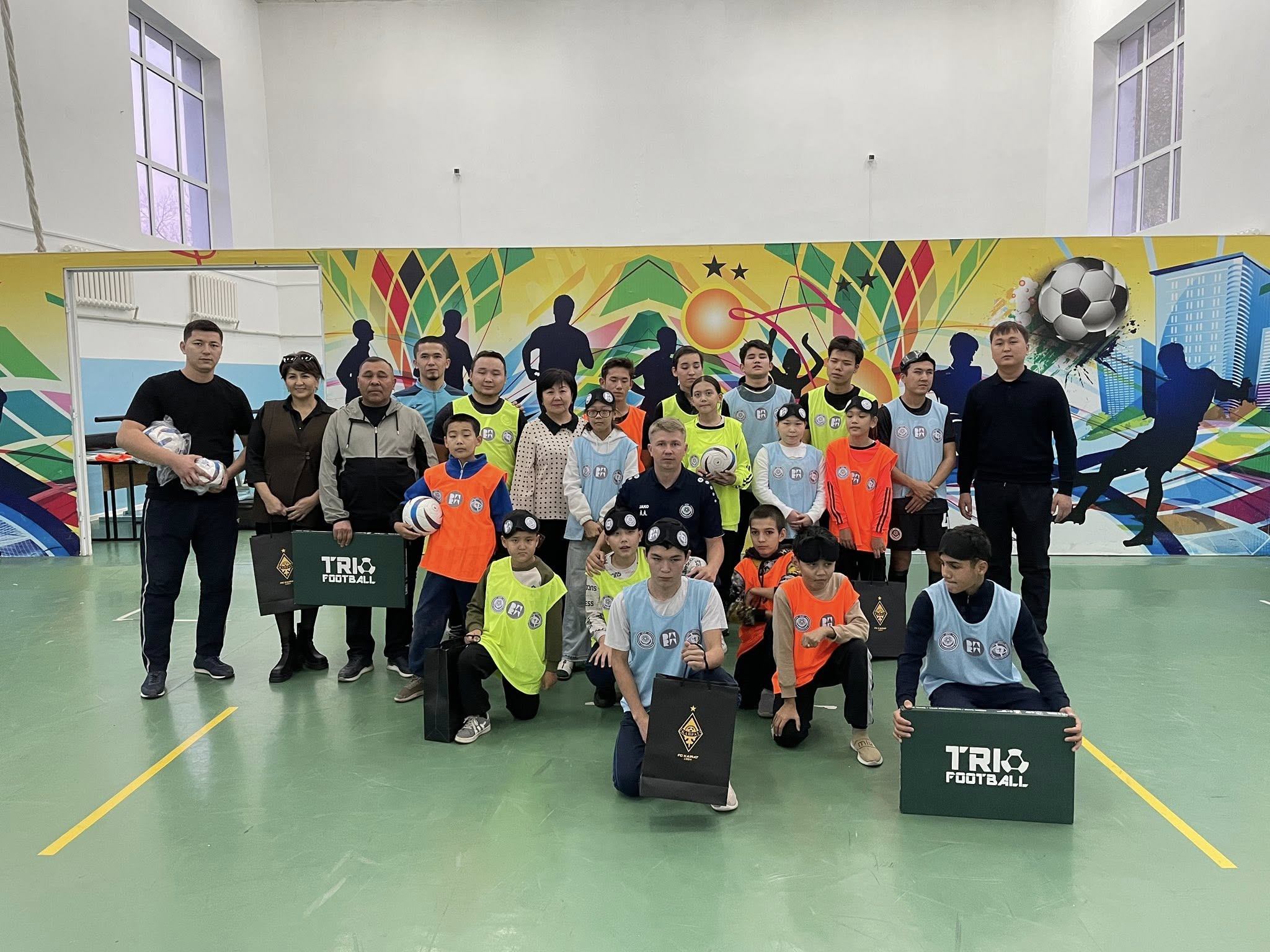 Пара-футбол жұлдыздары балаларға «Шекарасыз футбол» қуанышын сыйлады