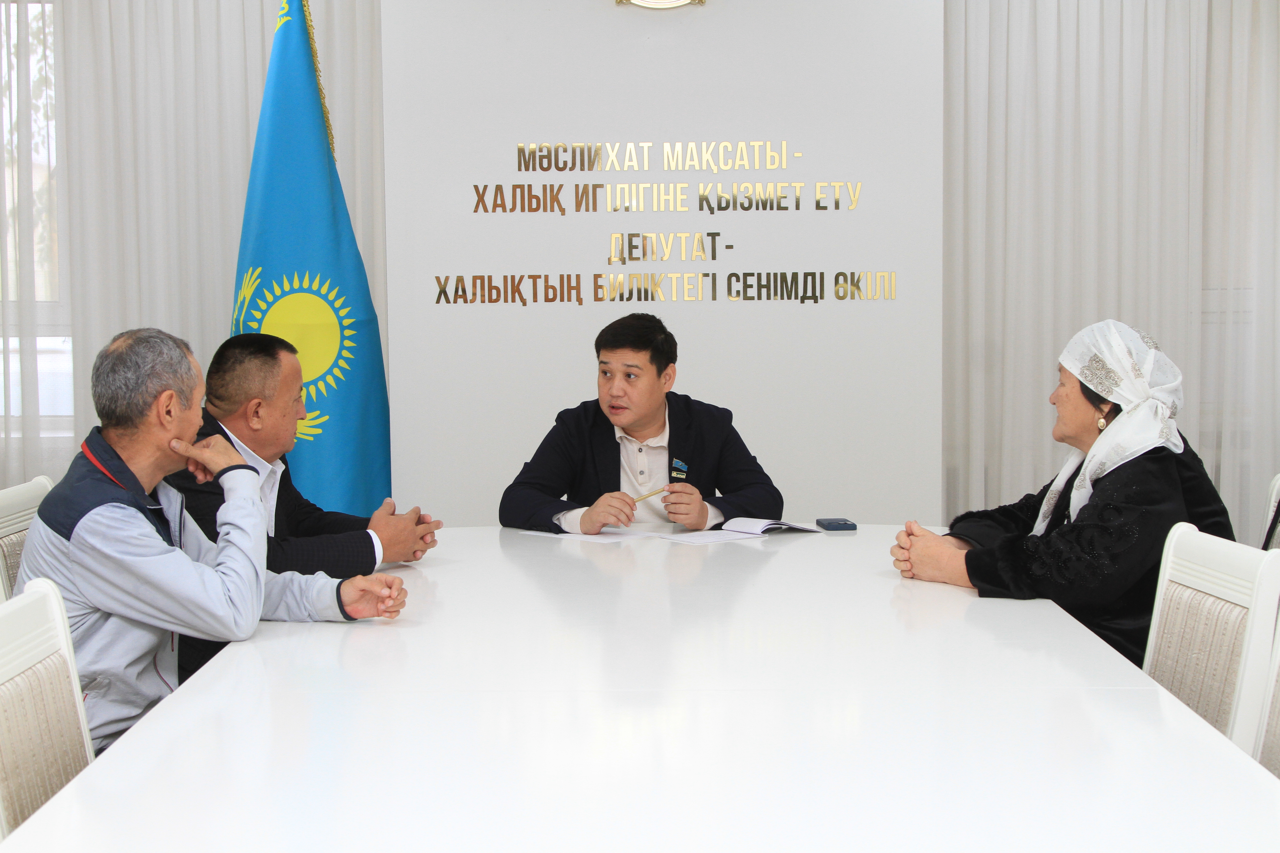 Депутаты провели прием граждан