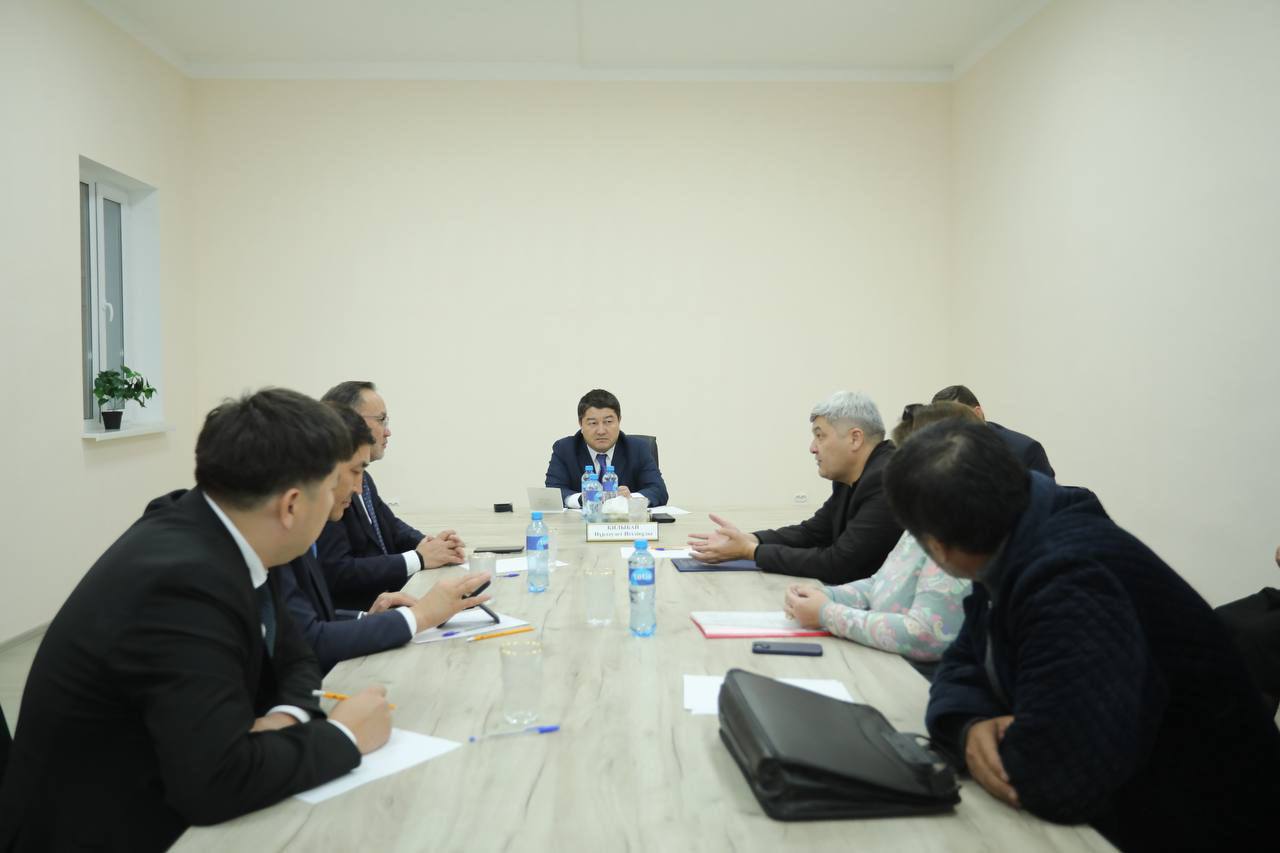 Нурдаулет Килыбай принял жителей Тупкараганского района по личным вопросам